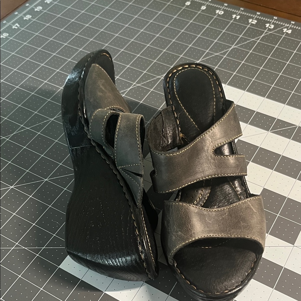 Born Women's Pewter Leather Wedge Sandals